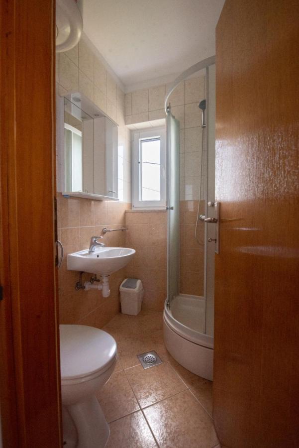 Charming Apartments Duce Оміш Екстер'єр фото