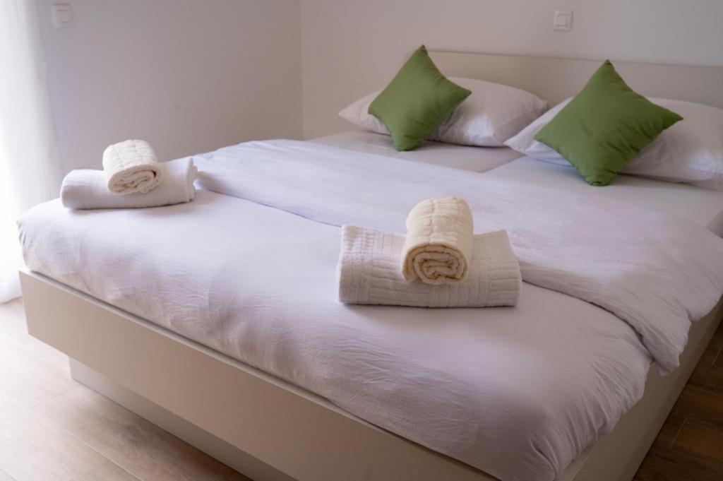 Charming Apartments Duce Оміш Екстер'єр фото